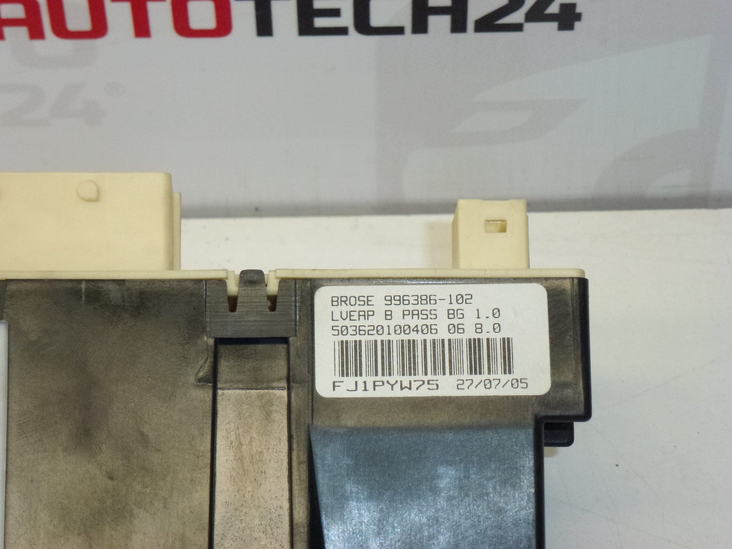 Lève-vitre électrique Avant Droit Pour Peugeot 307 CC 2002-2008 - Référence 9222V9 - Sans Moteur