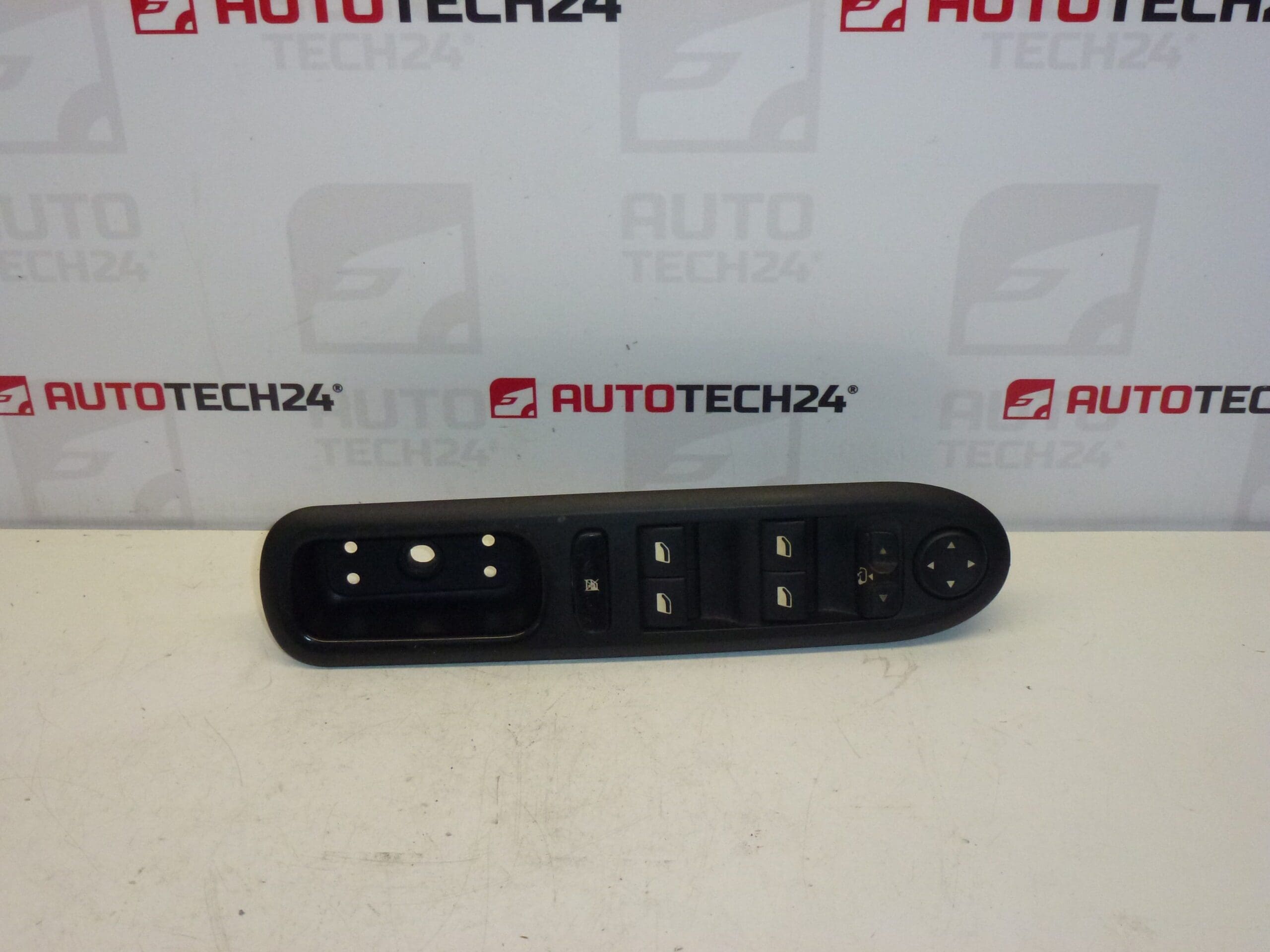 Commande de vitre Peugeot 407 96468704XT 6554ER
