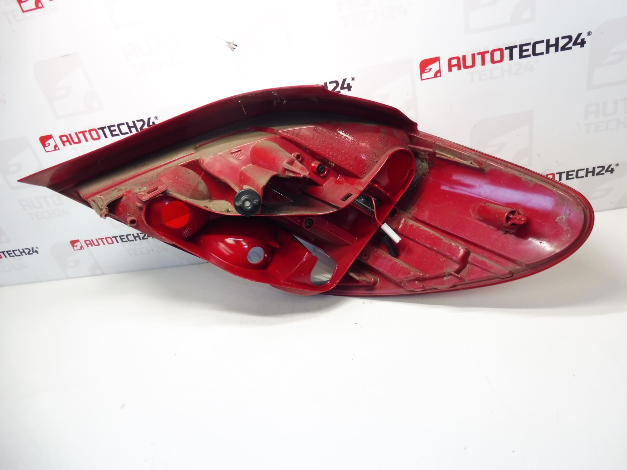 Feu arrière gauche Peugeot 207 9686566080 6350HQ – Image 2
