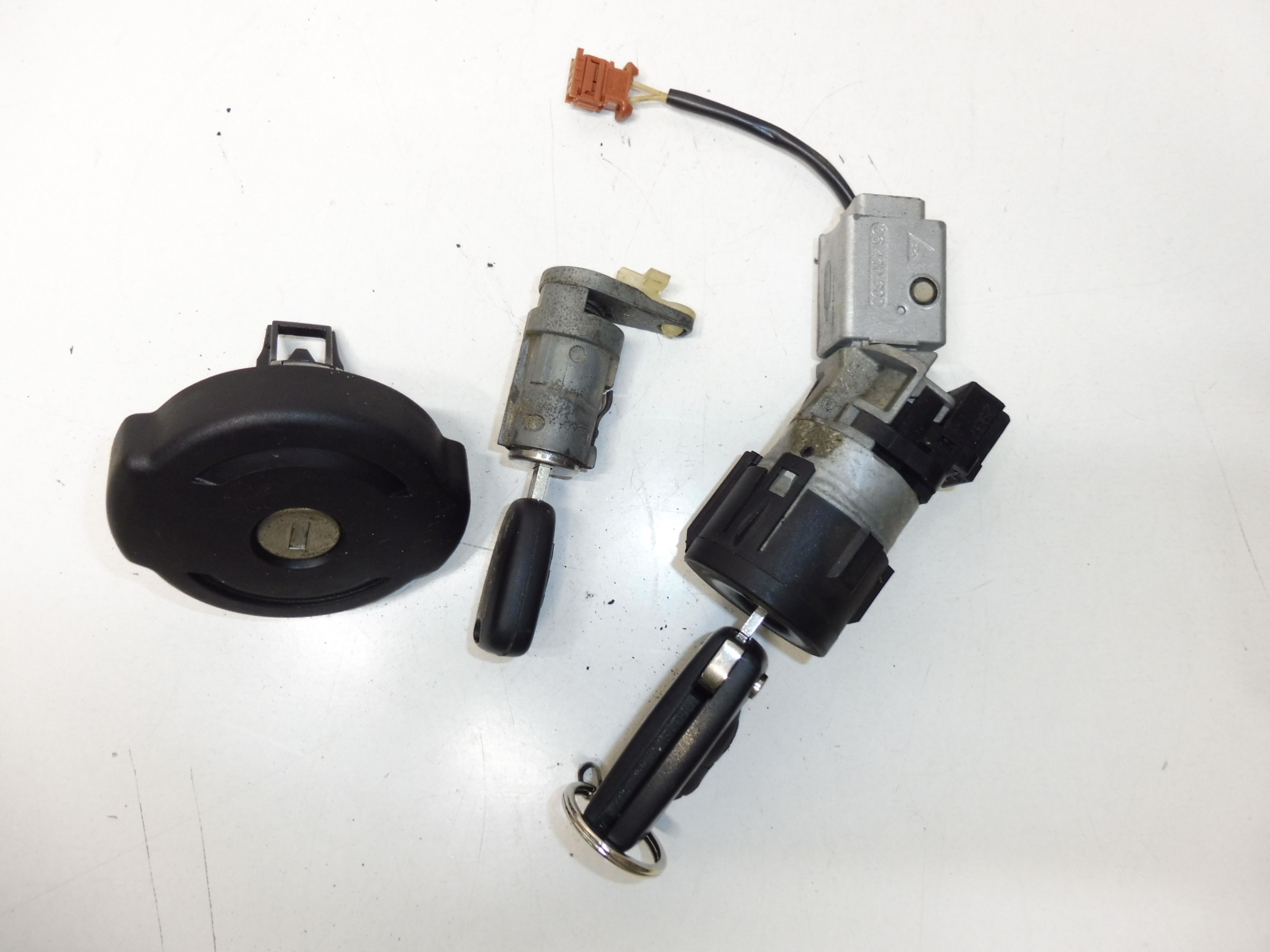 Jeu de serrures 2 clés Peugeot 307 4162KF 4162KG – Image 2