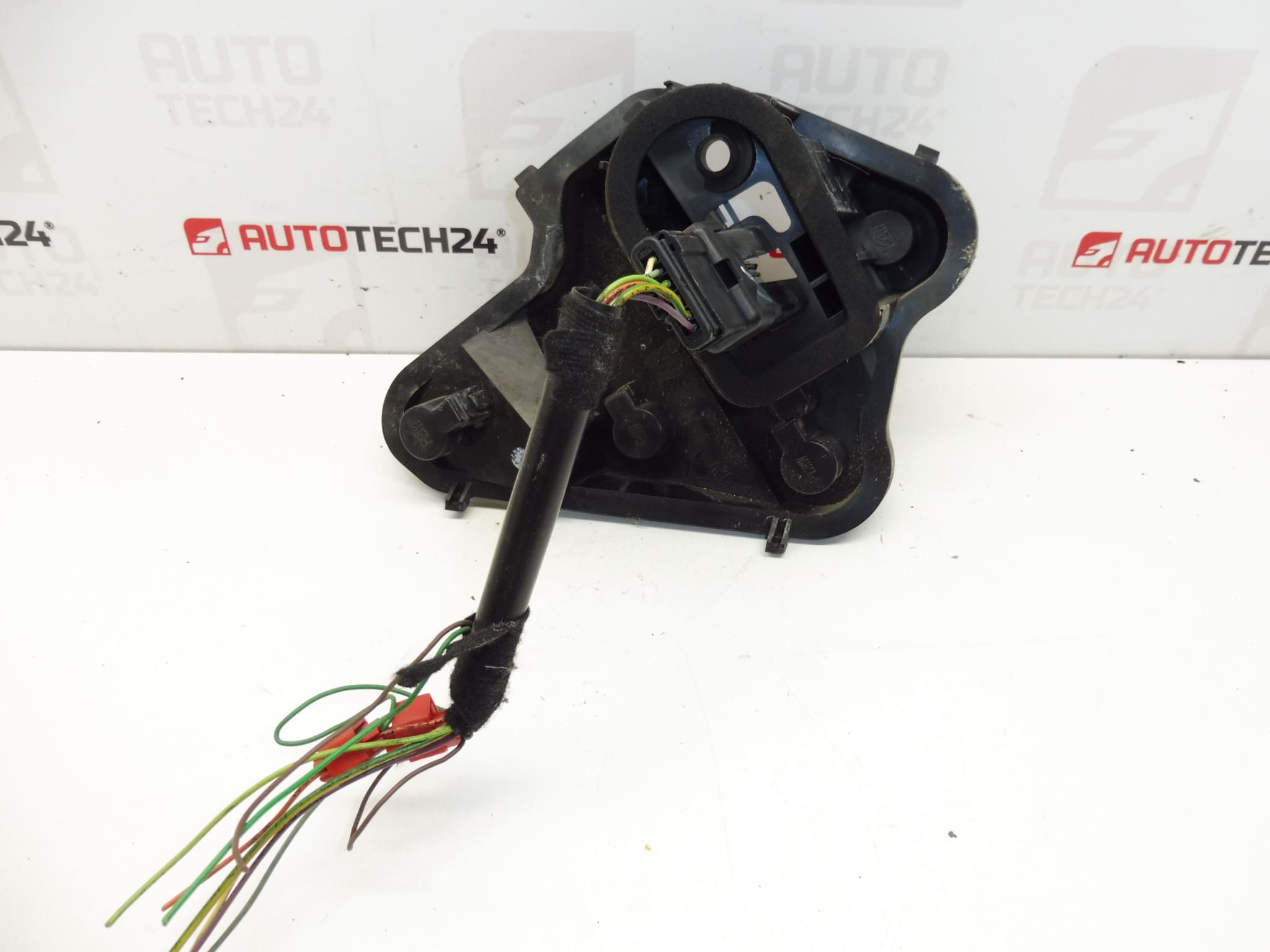 Douille feu arrière droit avec cablage Peugeot 207 SW 6351CT – Image 2