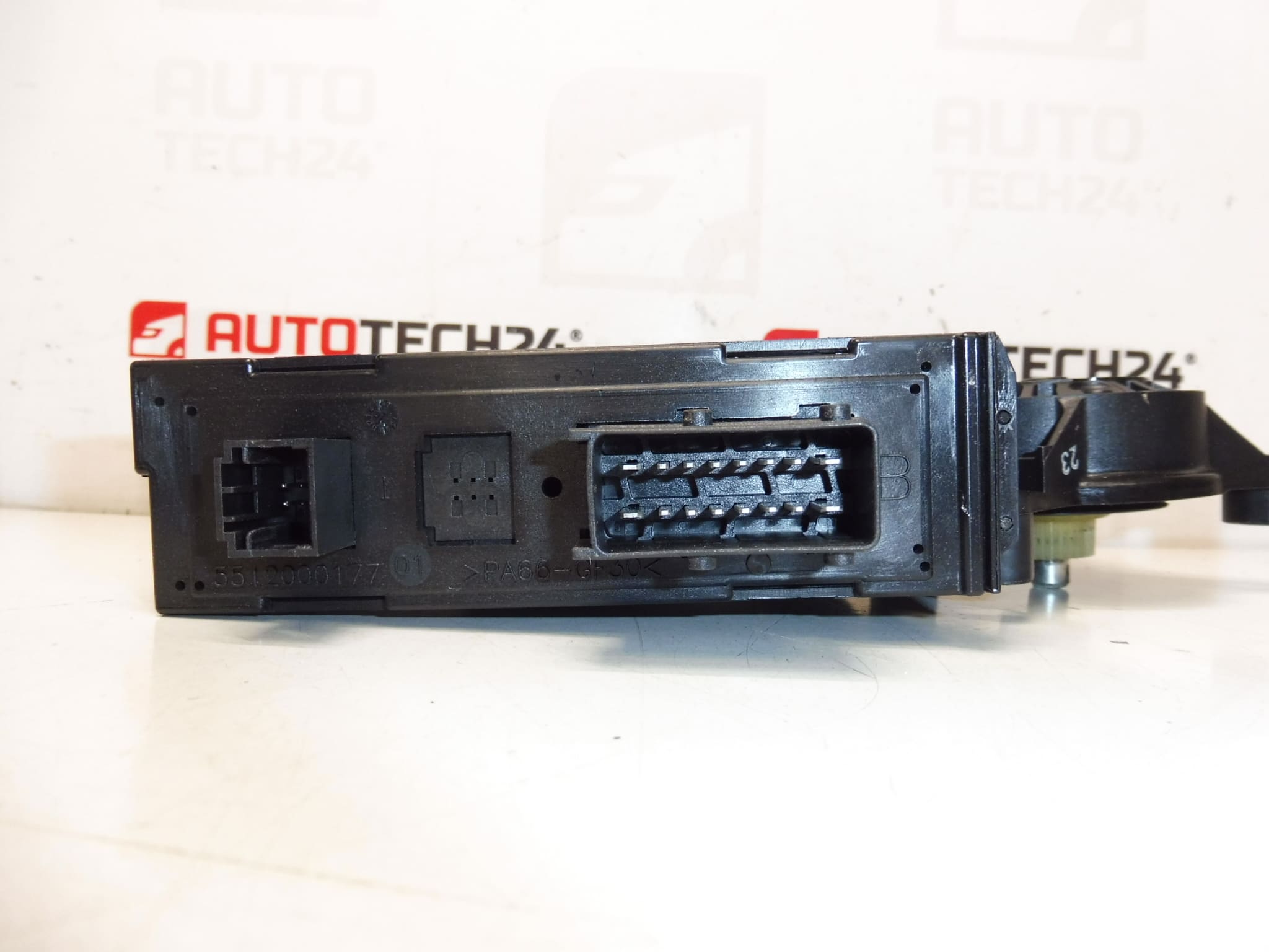 Fenêtre avant gauche Peugeot 307 9637131280 9221CA – Image 2
