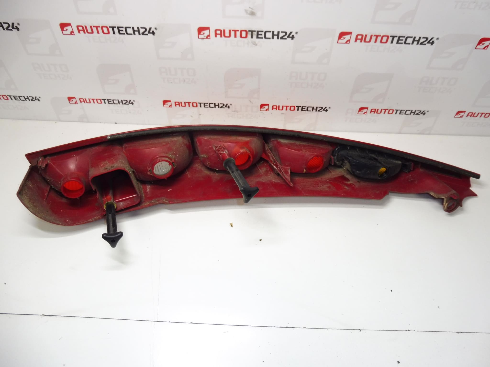 Feu arrière droit Citroën C8 6351Y5 – Image 2