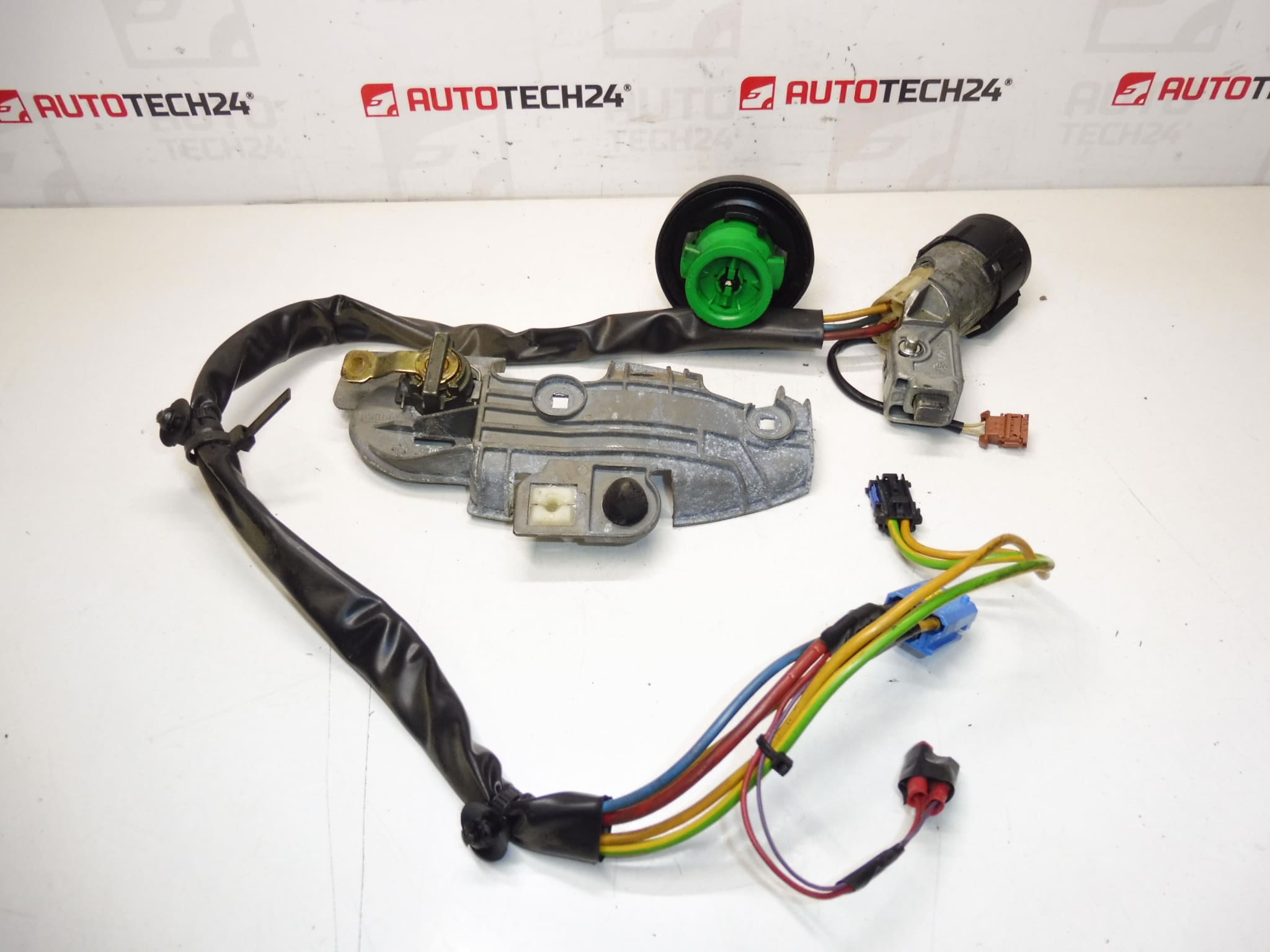 Kit serrure + une clé Citroën C5 01-07 4162Z0 4162CE – Image 2