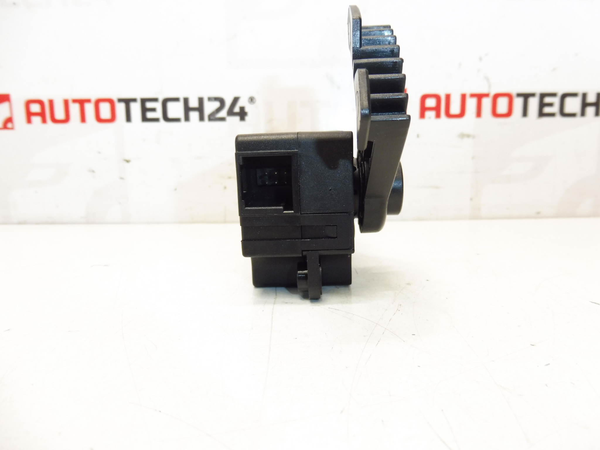 Servo Valeo Citroën Peugeot T1006419G 967548480 – Image 2