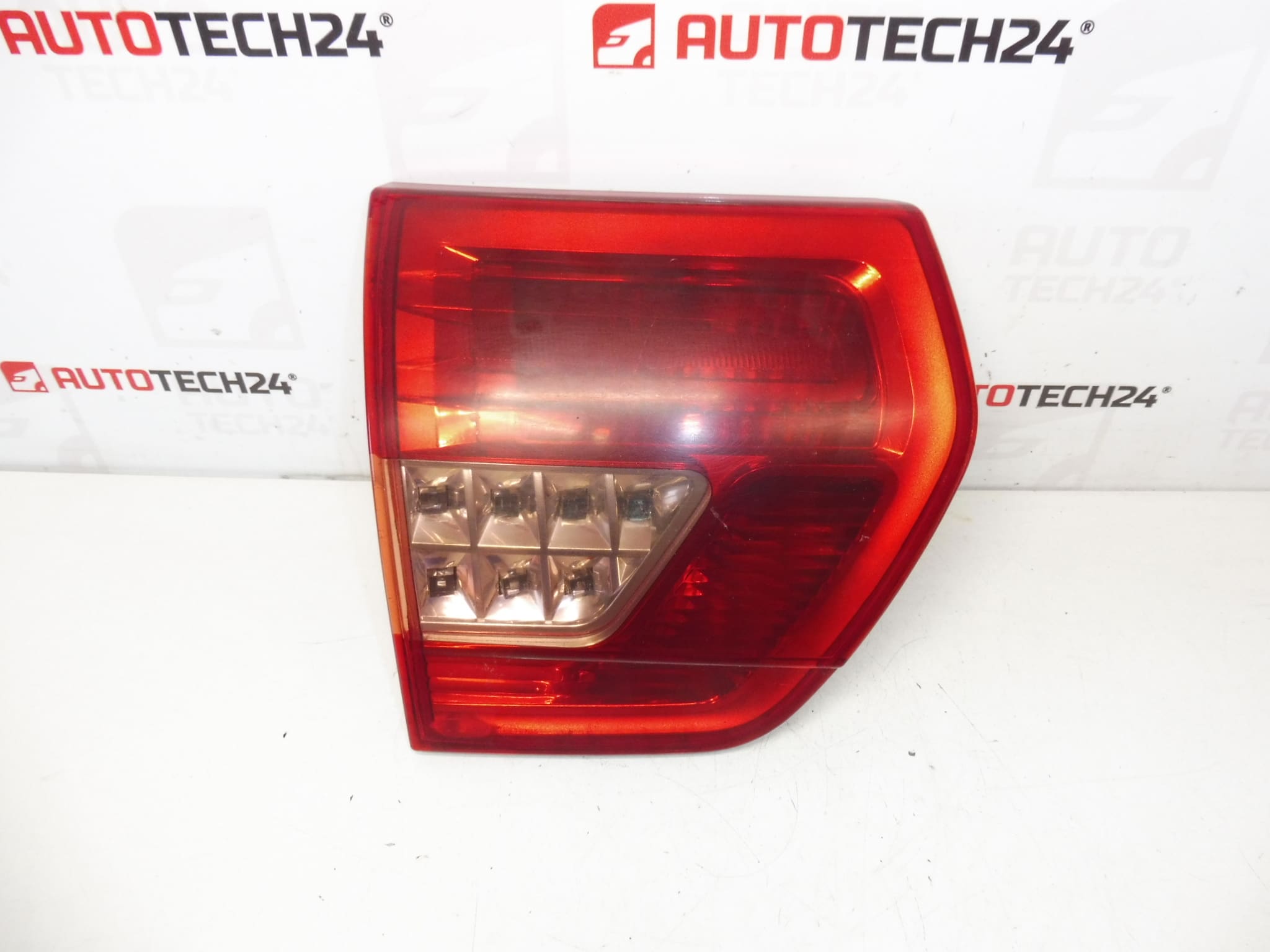 Feu Intérieur Arrière Gauche Citroën C5 X7 9671811480 6351JR