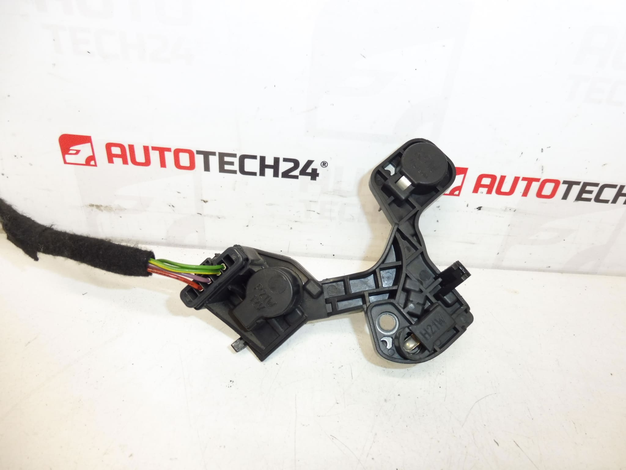 Douille pour Feu Arrière Intérieur Citroën C5 X7 9671811480 6351JR – Image 2
