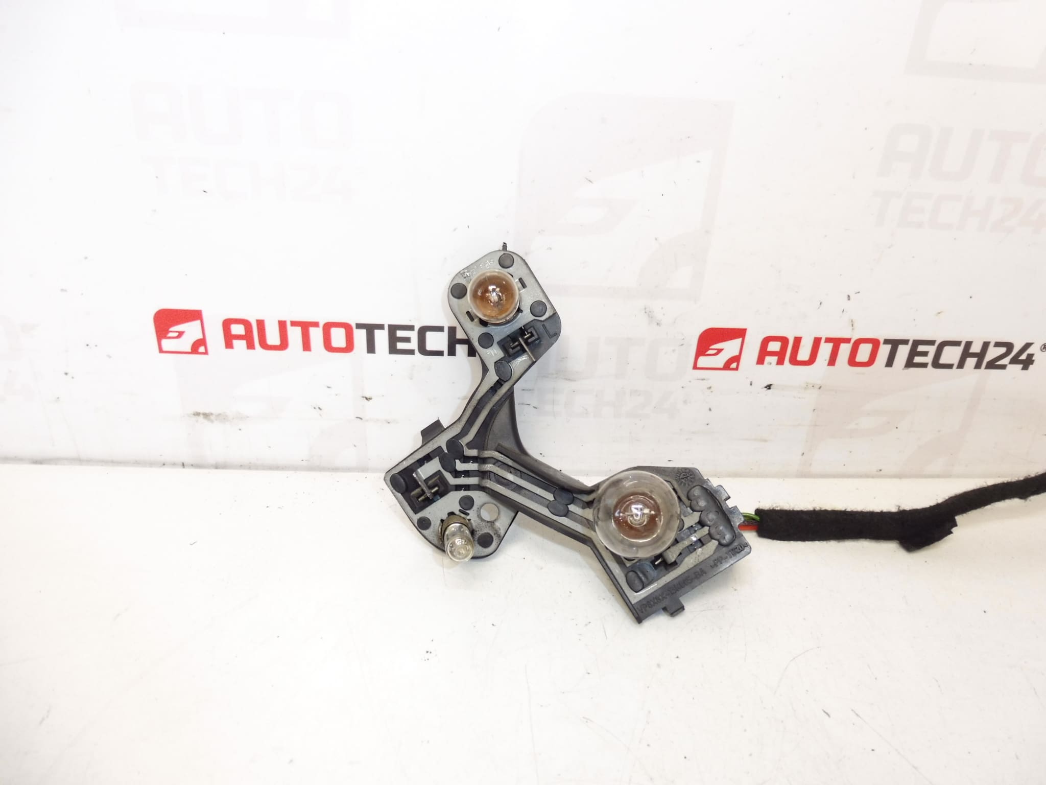 Douille pour Feu Arrière Intérieur Citroën C5 X7 9671811480 6351JR