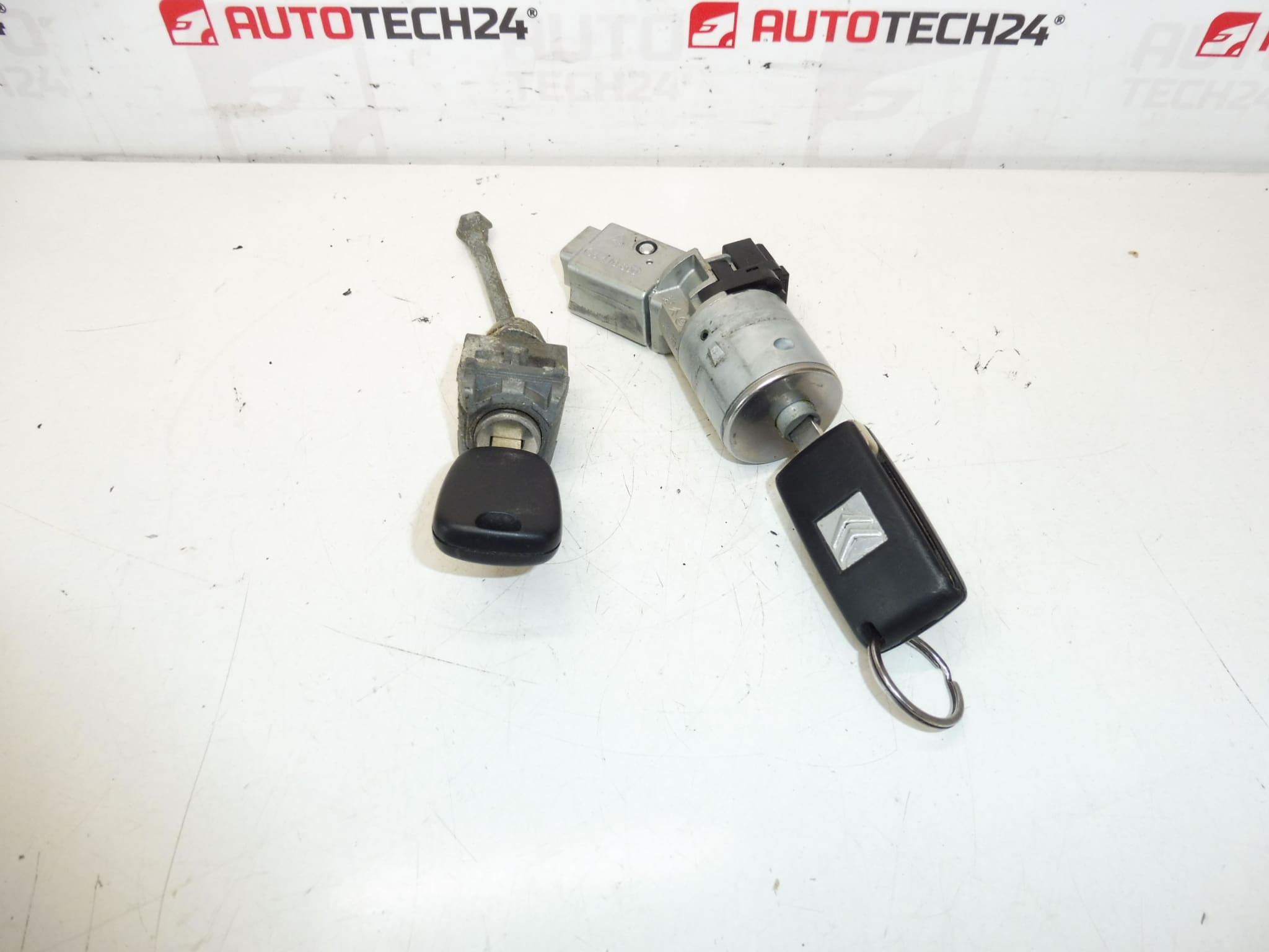 Kit Serrures et 2 Clés Citroën Peugeot 4162KF 4162KC