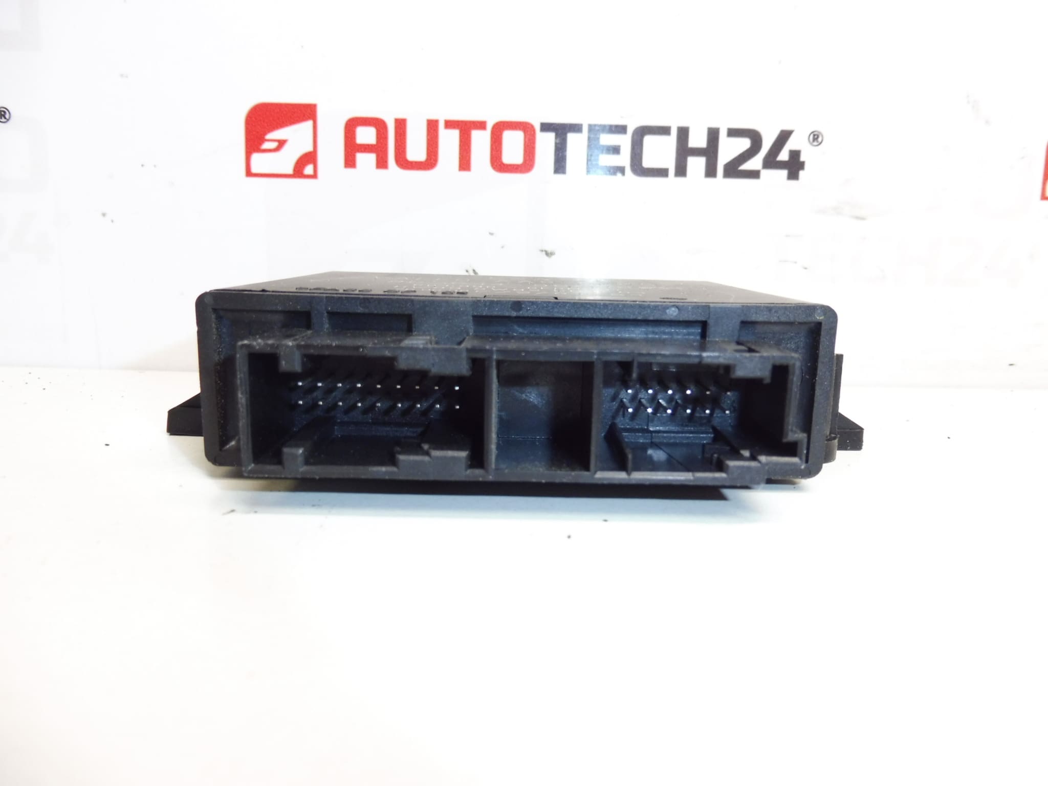Unité de Contrôle ECU d'Assistance au Stationnement Citroën Peugeot 9661496880 – Image 2
