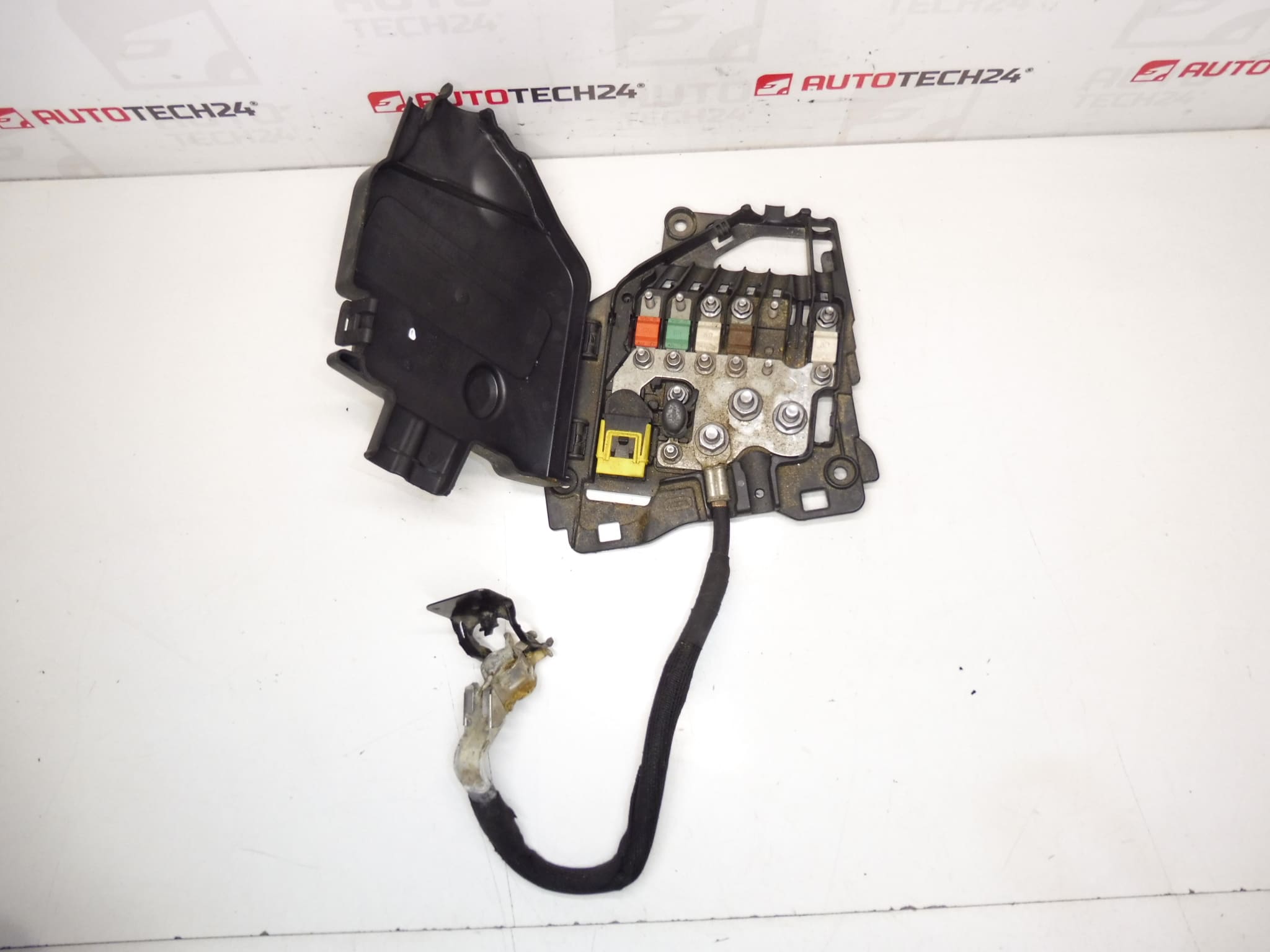 Module de fusibles Citroën Peugeot 9801147680 66652X