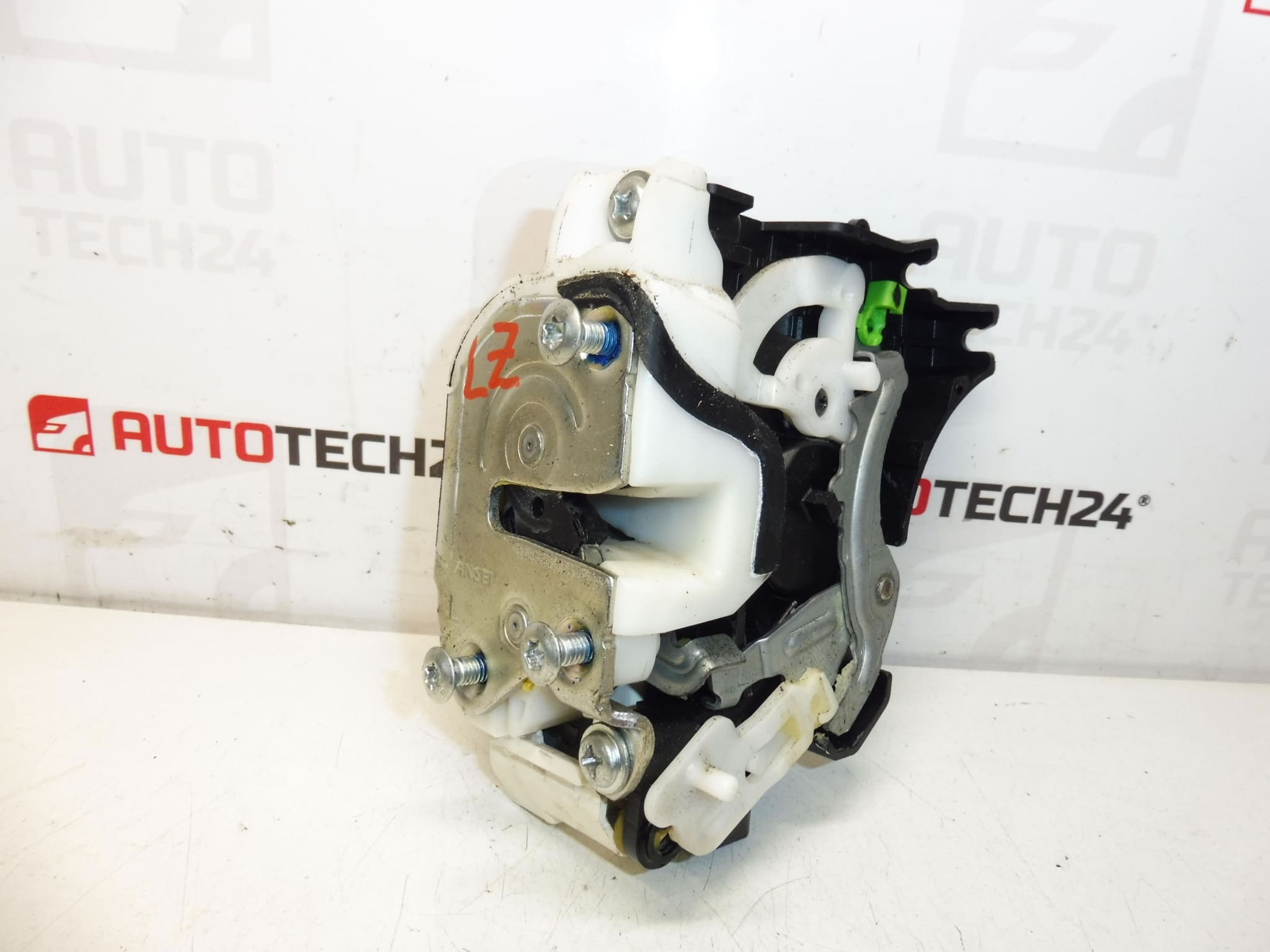 Serrure de la porte arrière gauche Citroën C-Crosser Peugeot 4007 9137N0 – Image 2