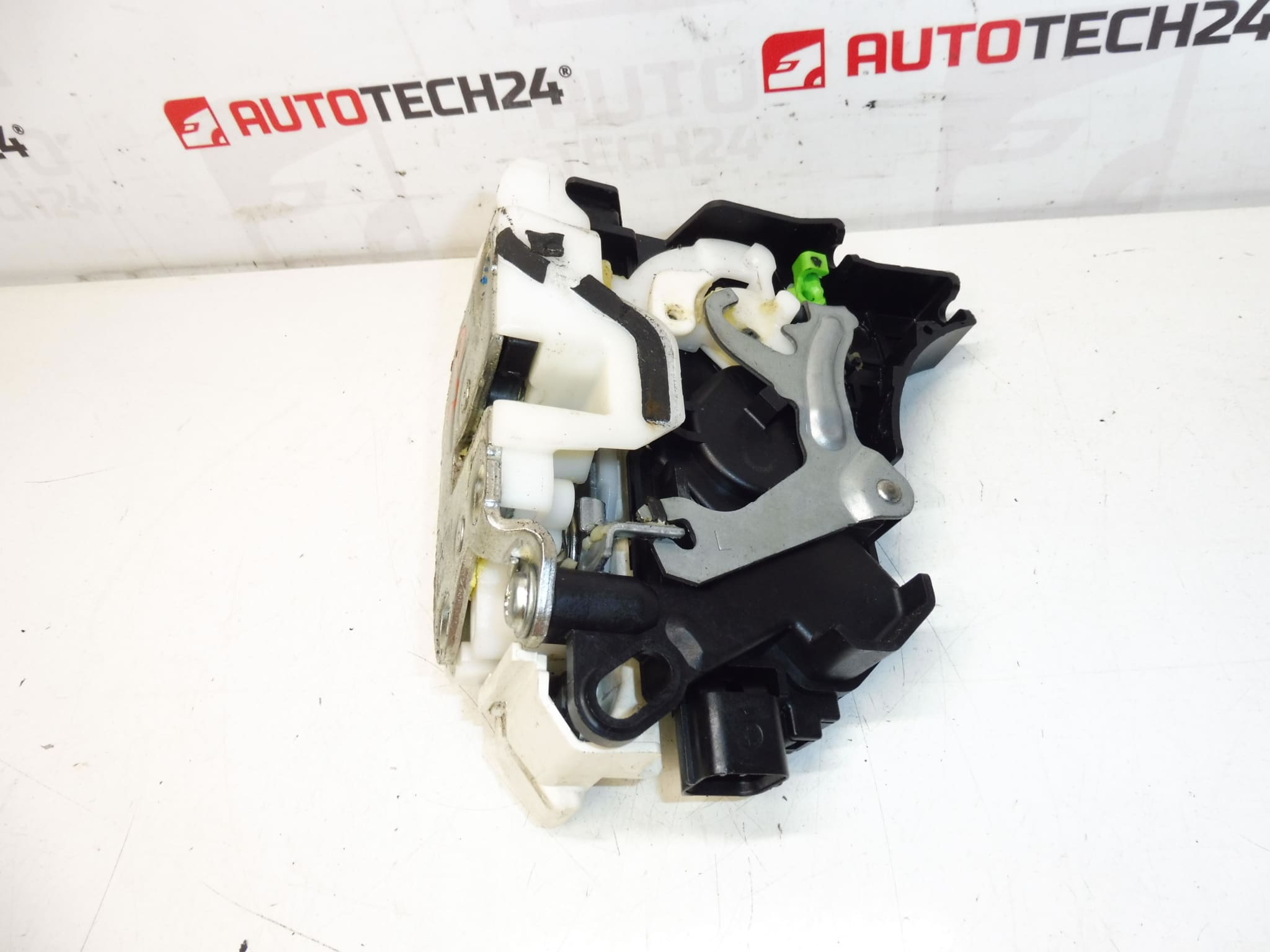 Serrure de porte avant gauche Citroën C-Crosser / Peugeot 4007 – Image 2