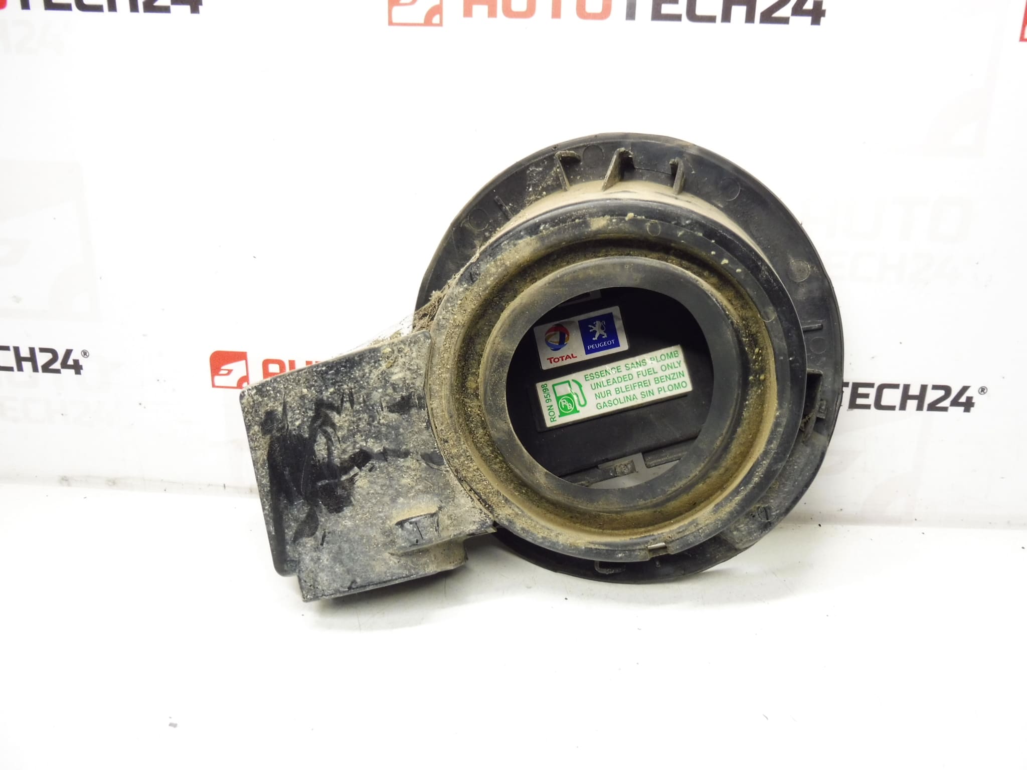 Bouchon de réservoir Peugeot 308 1518C9 – Image 2