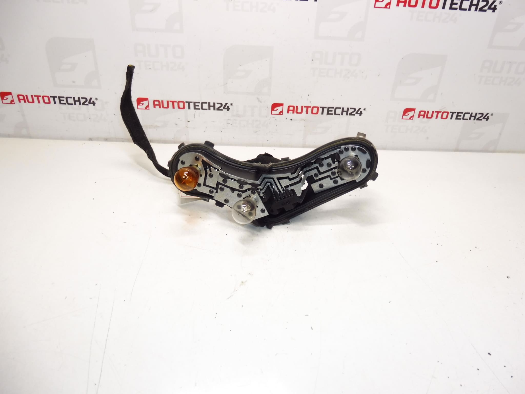Douille d'ampoule Peugeot 3008 9683460880 6350HC