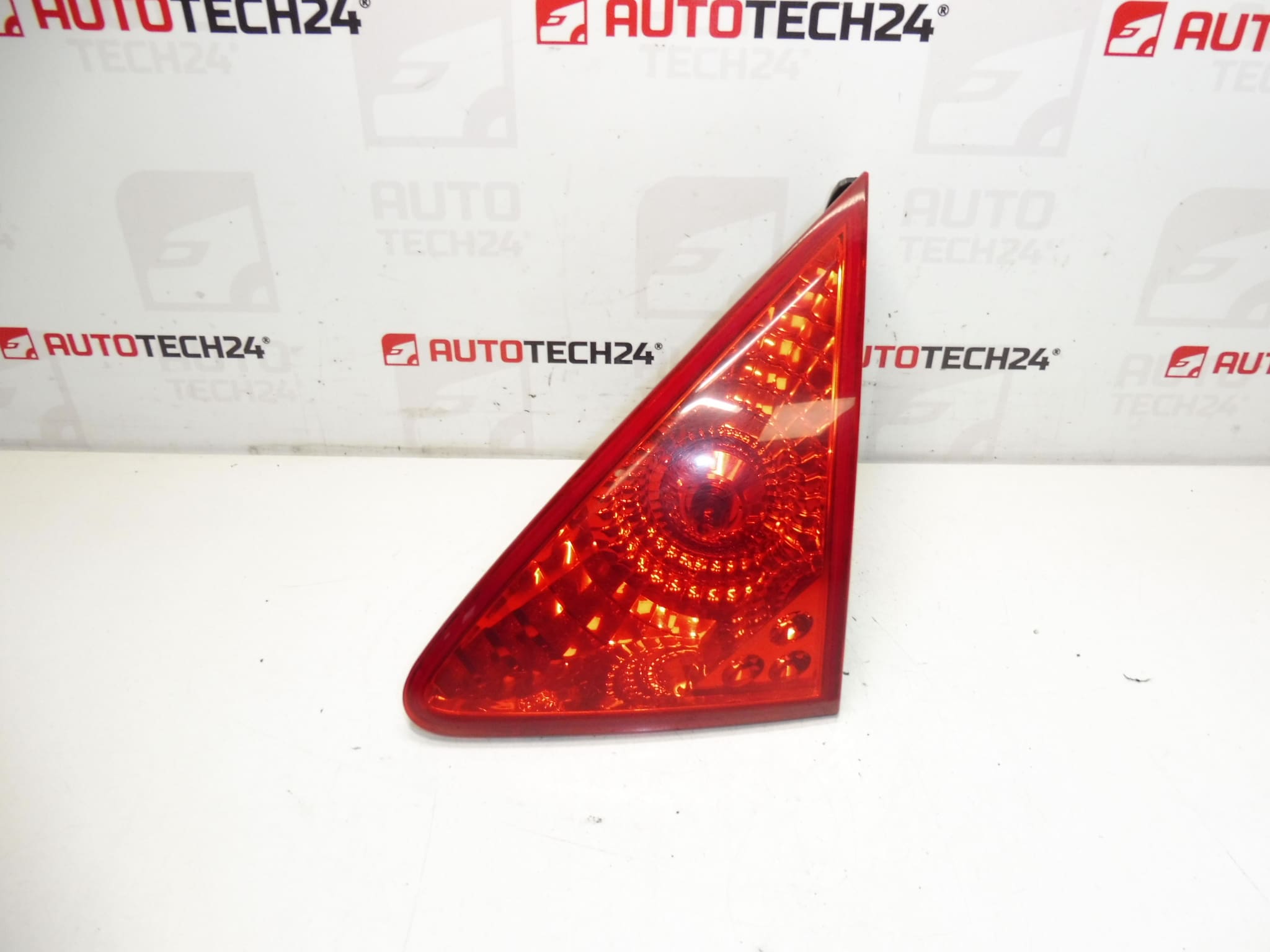 Peugeot 3008 couvercle phare arrière droit 9683460980 6351HE
