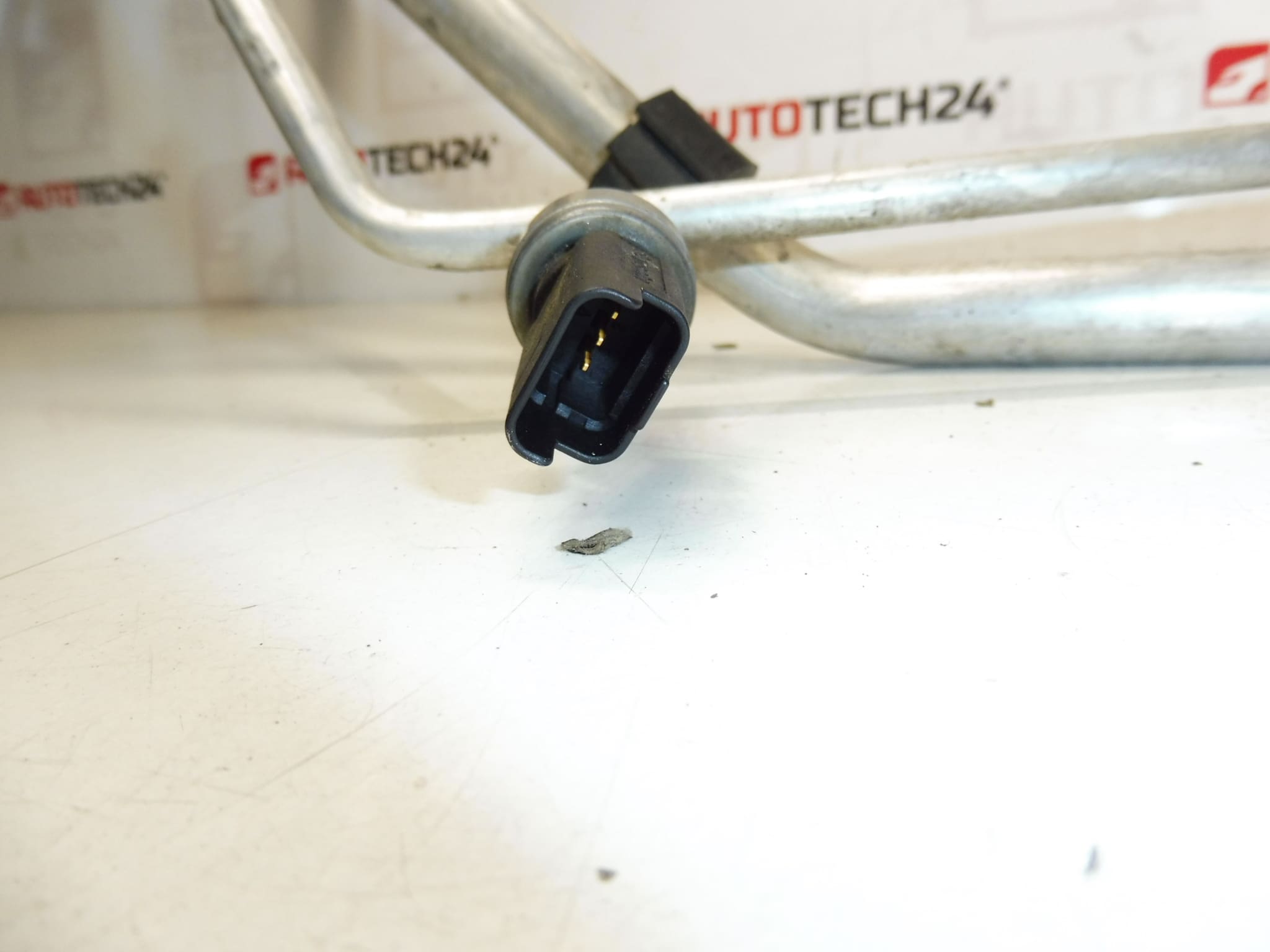 Tuyau climatique Peugeot Citroën 9684310980 6477G6 – Image 2