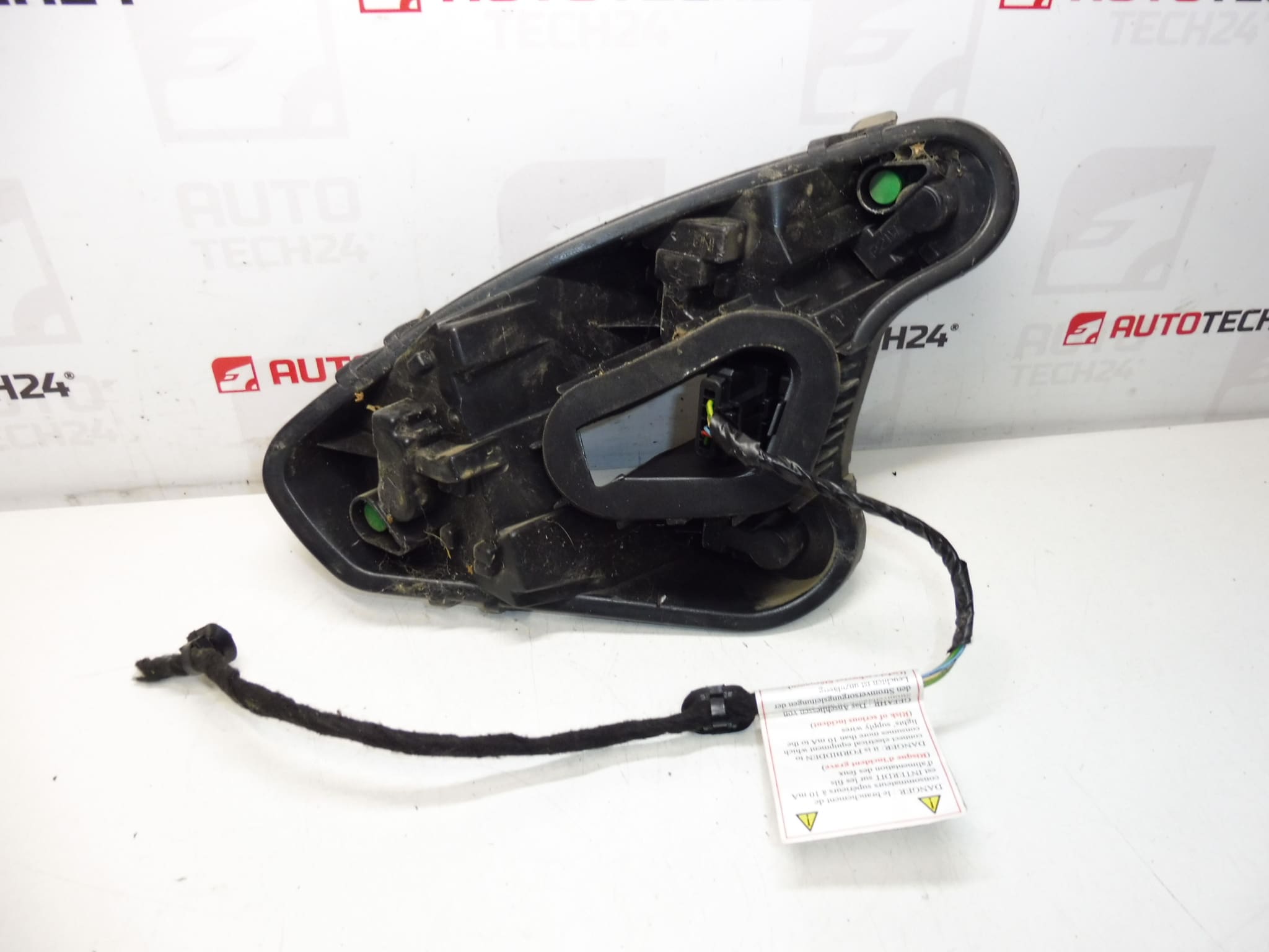 Douille d'ampoule de feu arrière droit Peugeot 308 Hatchback 1606959180 – Image 2
