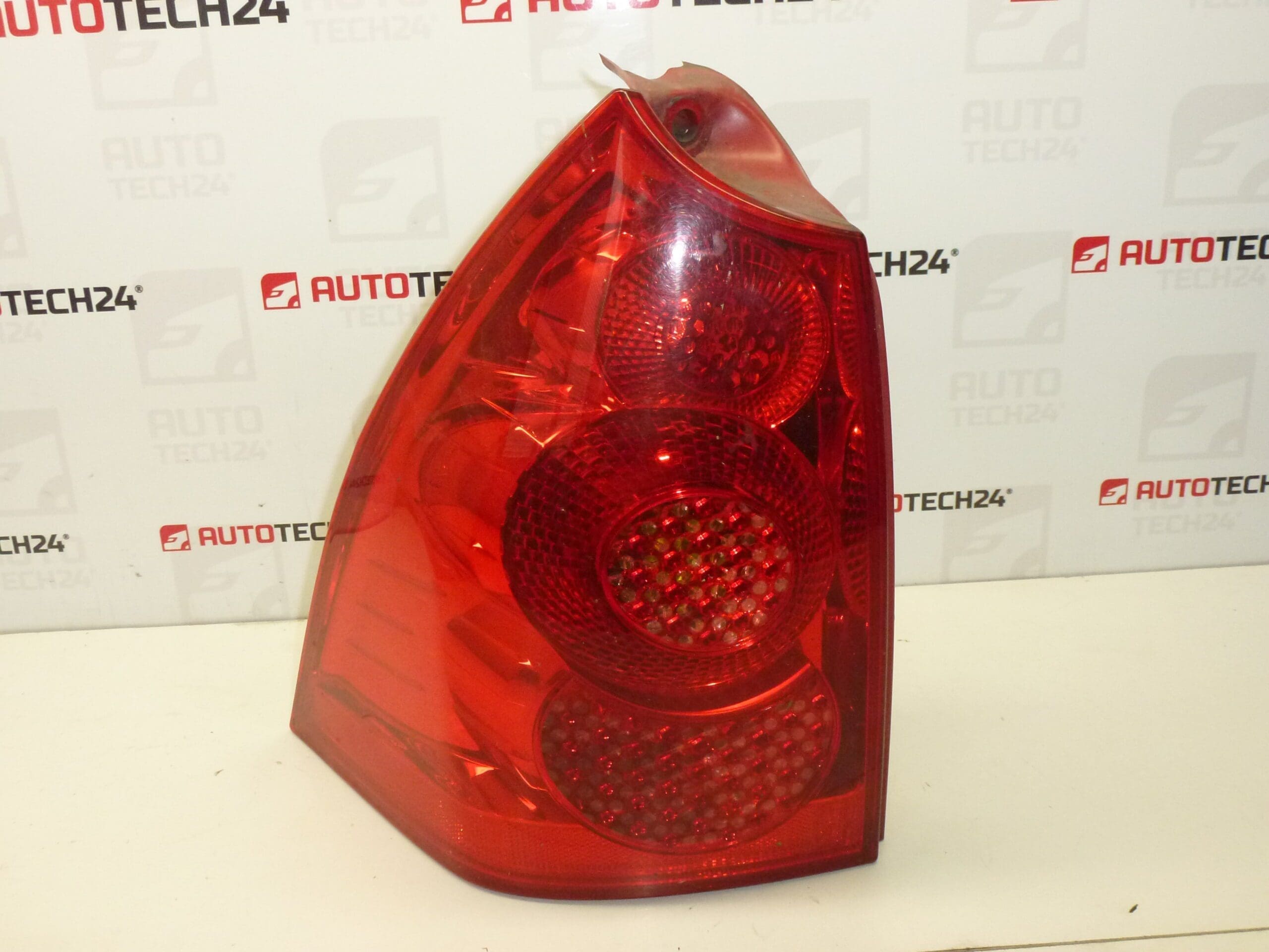 Feu arrière gauche Peugeot 307 SW 9655768680 6350X2 6350X3 – Image 2