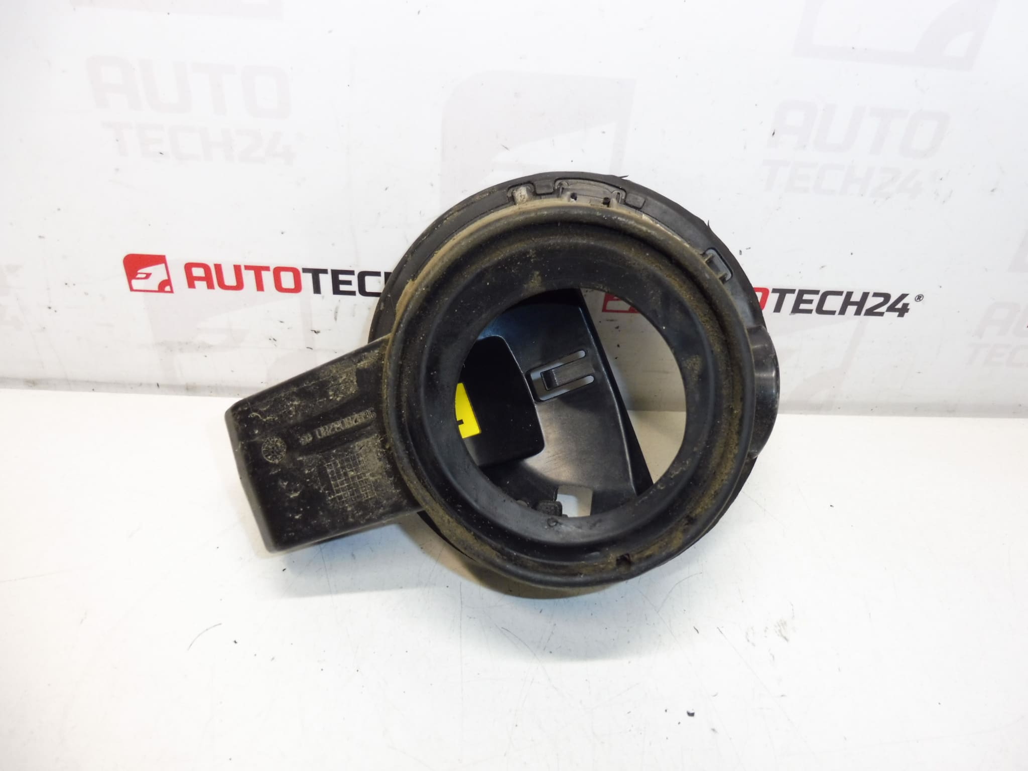 Goulotte de remplissage du réservoir de carburant Peugeot 3008 9682803280 1517E2 – Image 2